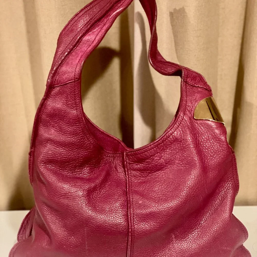 Halston Heritage Pink Pebbled Leather Y2K Hobo Style Hand Bag with Gold Hardware